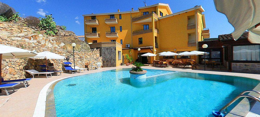 Hotel Le Palme SantʼAnna Arresi Eksteriør bilde