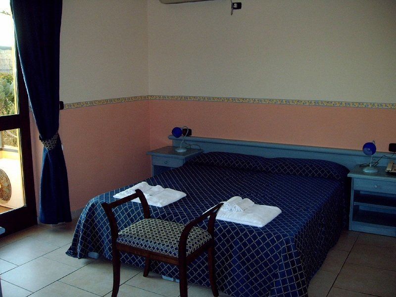 Hotel Le Palme SantʼAnna Arresi Eksteriør bilde