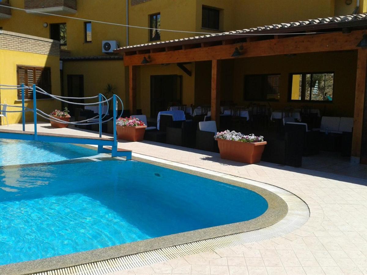 Hotel Le Palme SantʼAnna Arresi Eksteriør bilde